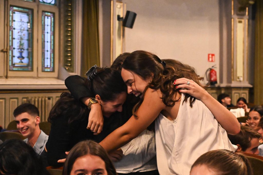 equipo ADUEEE celebra la vistoria
