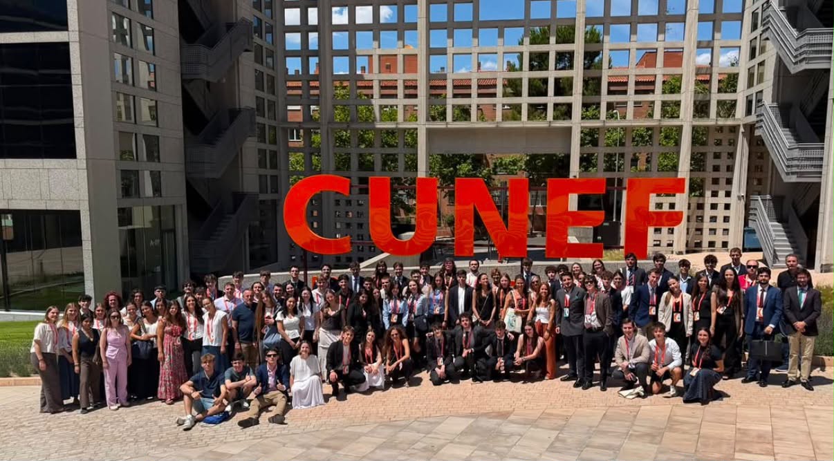 Todos los asistentes al Campeonato de debate preuniversitario de España